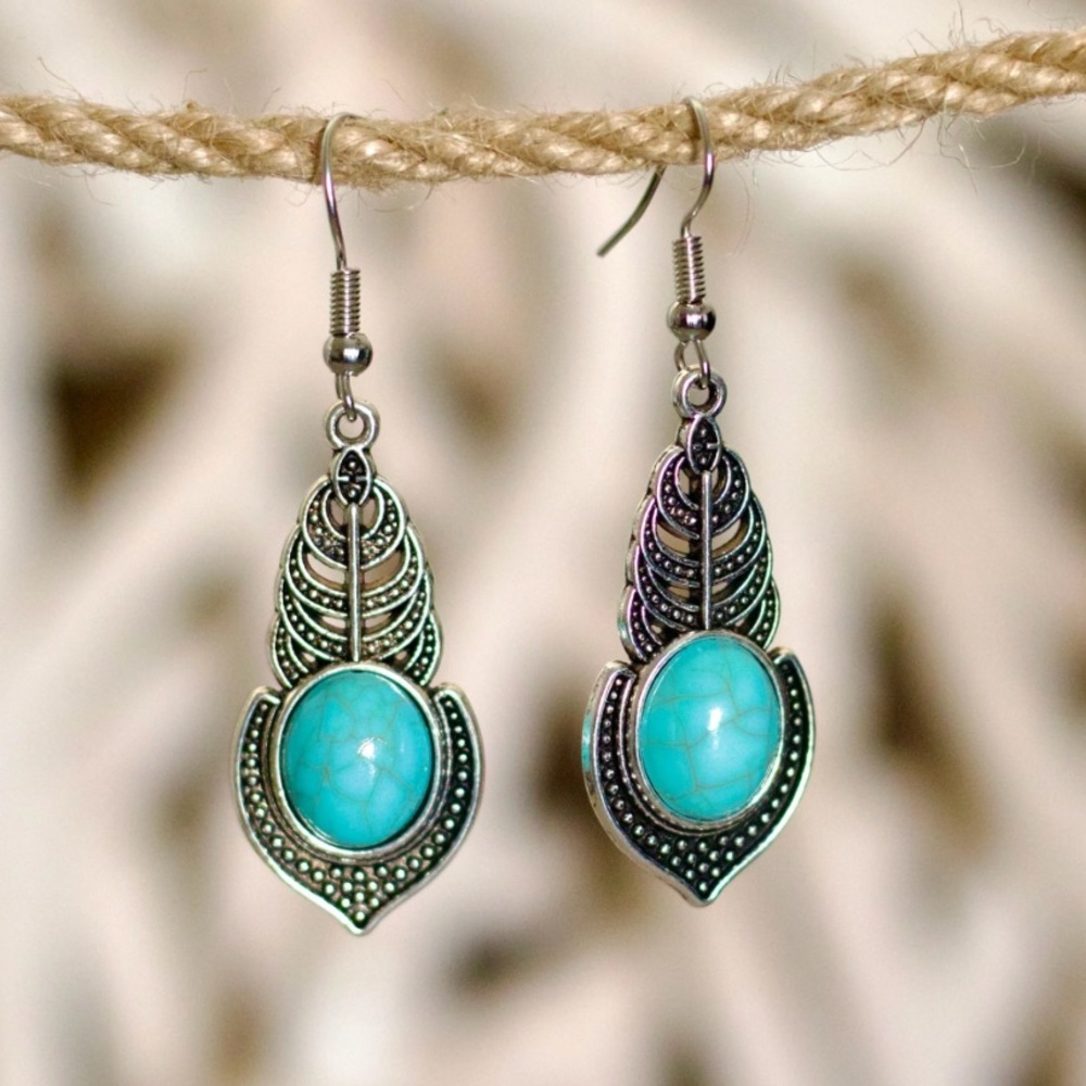 NEW The Montana dangle Earrings Boho Turquoise color - Boutique